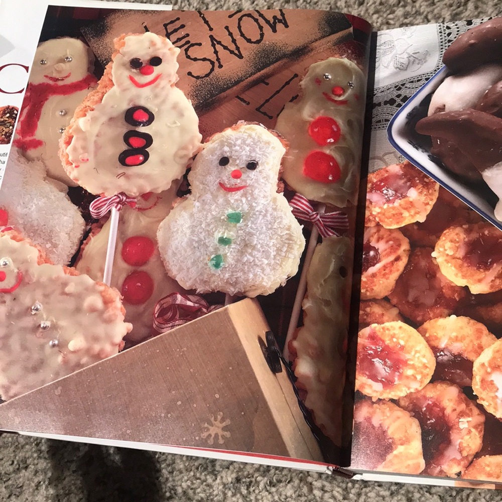 Readers Digest Cookbook - Picture 4 of 5